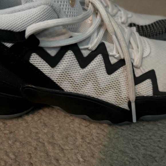 Big Kid’s Basketball Shoes - Picture 3 of 4